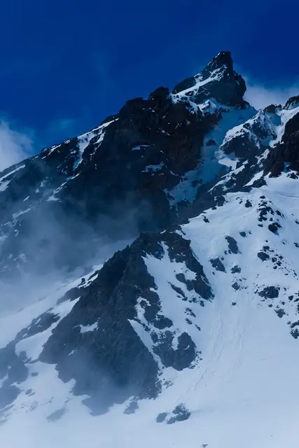 Meads Wall in snow